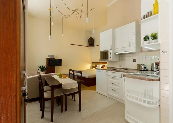 Family Buddha Apartment